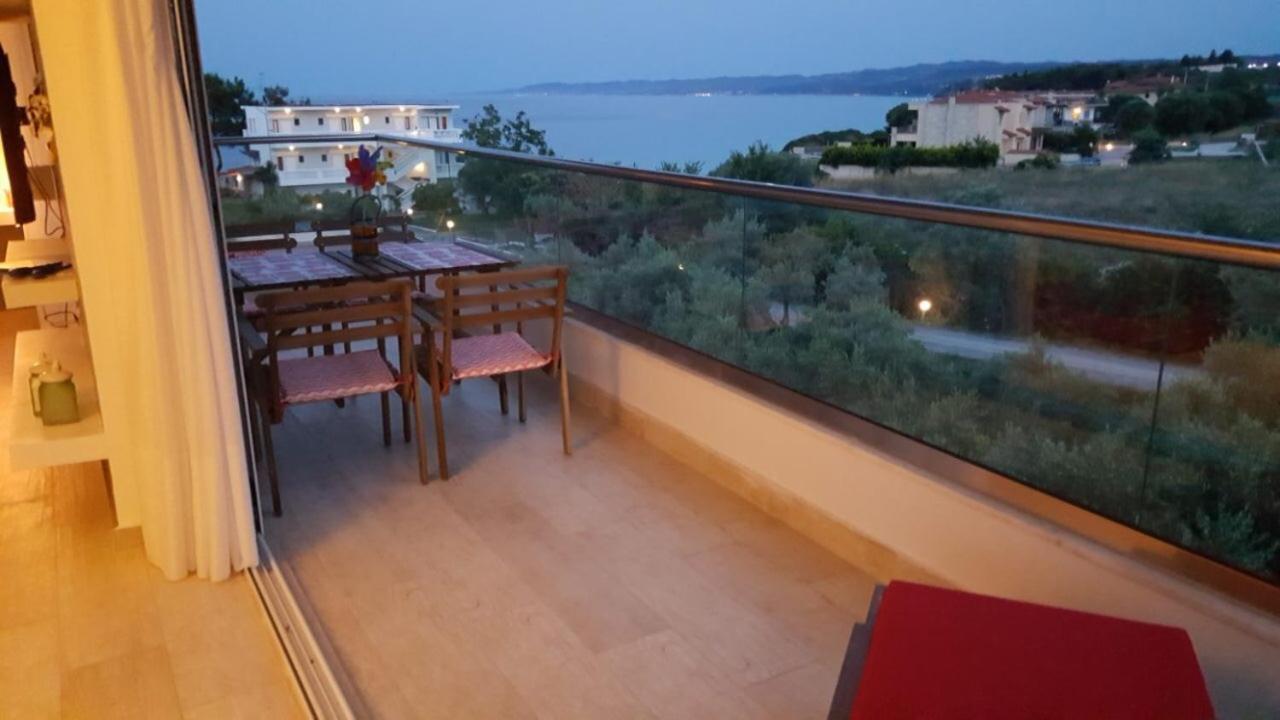 Villa Evita , Penthouse, 53M2 ,Athytos 450M From The Beach Afytos Dış mekan fotoğraf